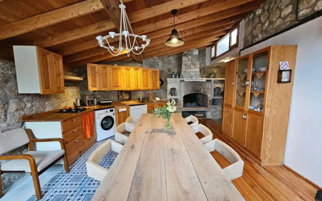 Tepeboz Stone House Karaburun