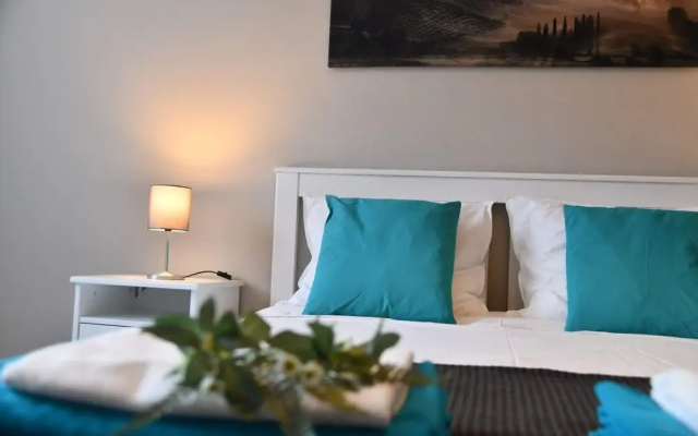 City Breaks With Pool - Belvedere Apartment