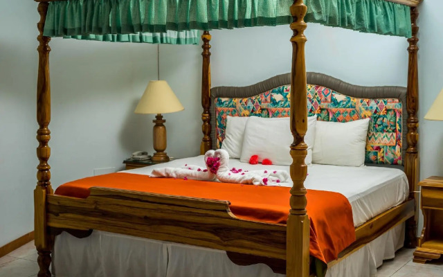 Holiday Haven Resort & Banquet Hall