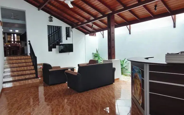 Roamer's ark villa