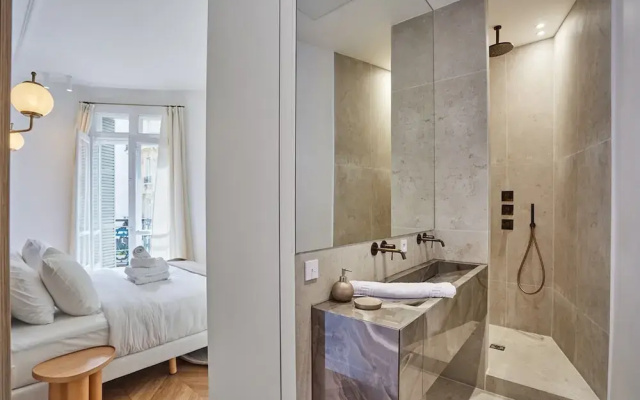 4 Rooms Apartment Opera Vendome