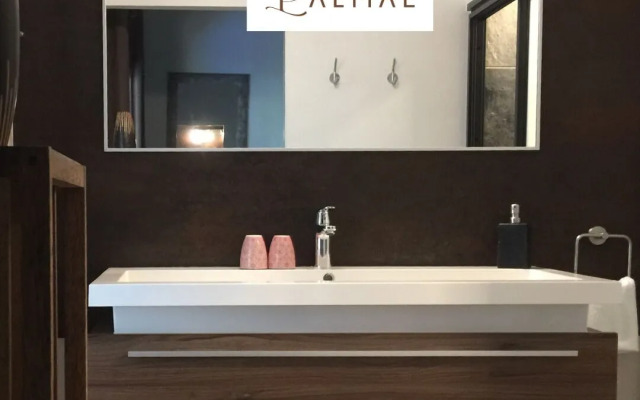 Lodge Palmae
