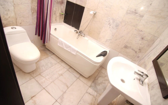 Emirates International Hotel & Suites