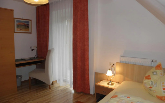 Hotel-Gasthof Stoff
