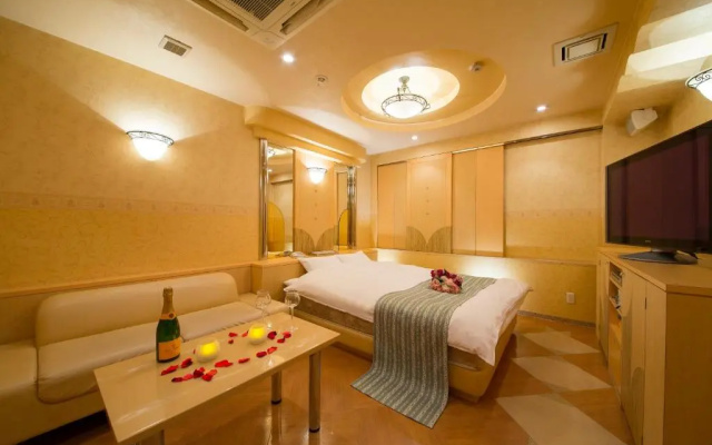 HOTEL THE i Adult only
