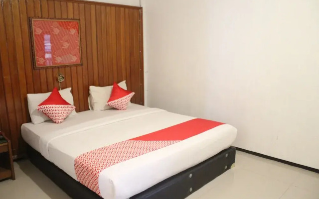 Wisata Hotel by OYO Rooms