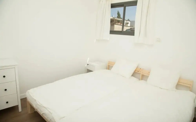 Stylish Chic 2BR Bauhaus Ap Heart of TLV