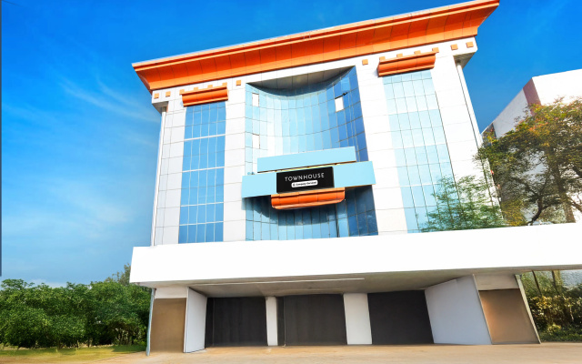 Super Townhouse Ameerpet Balkampet Road