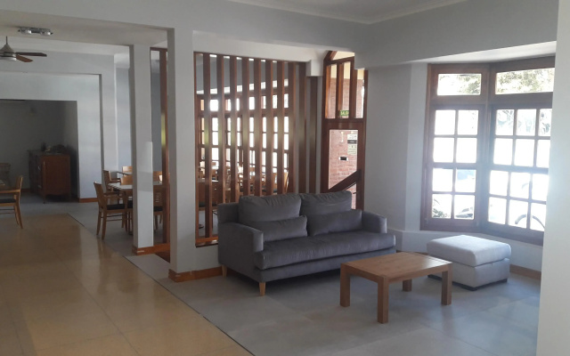 Hotel y Apart De La Plaza