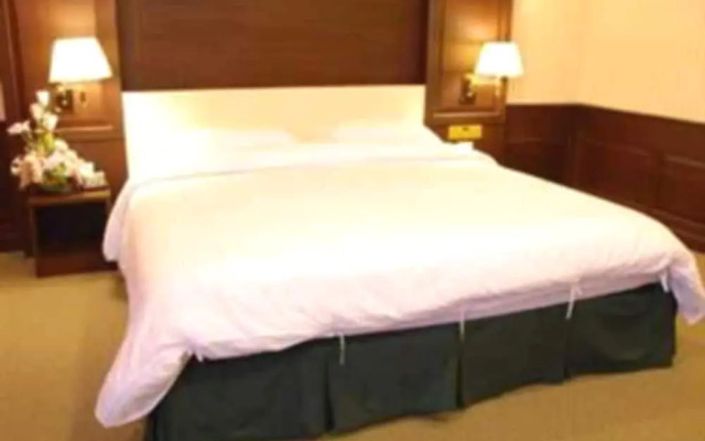 Chainat Thani Hotel
