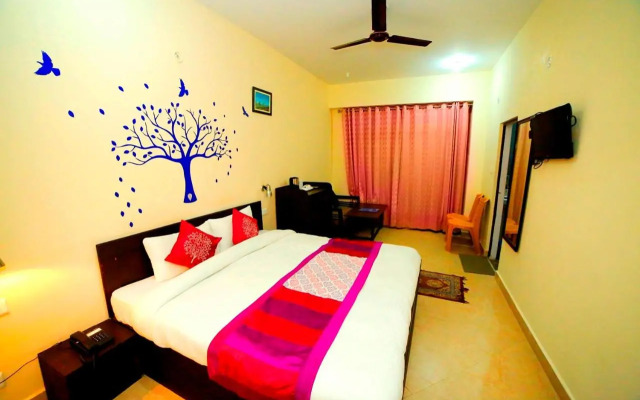 Hotel Avlokan - Near Kainchi Dham Mandir