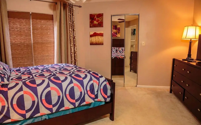 Clean Hole IN ONE Golf Condo