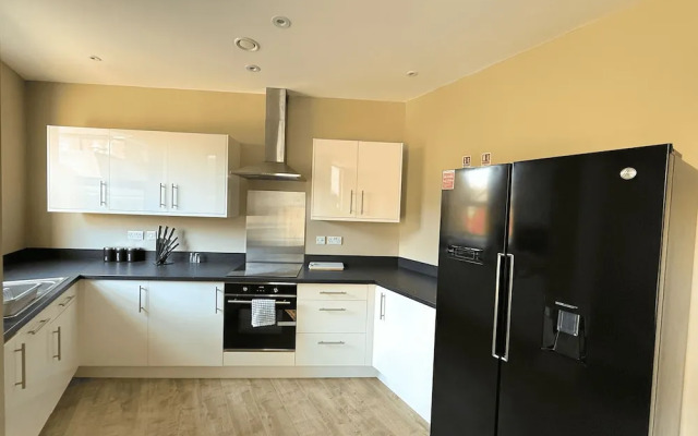Elegant 2 Bed City Centre Flat