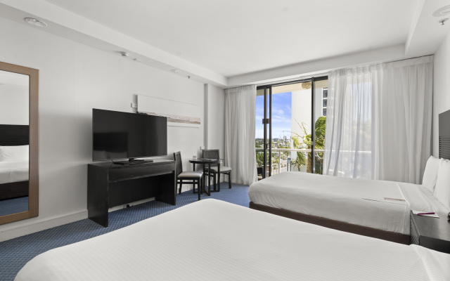 Crowne Plaza Surfers Paradise by IHG