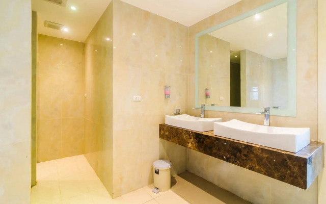 Luxury Cosy Beach View Condominium