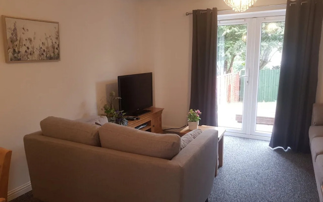 Charming 2-bed House in Torquay