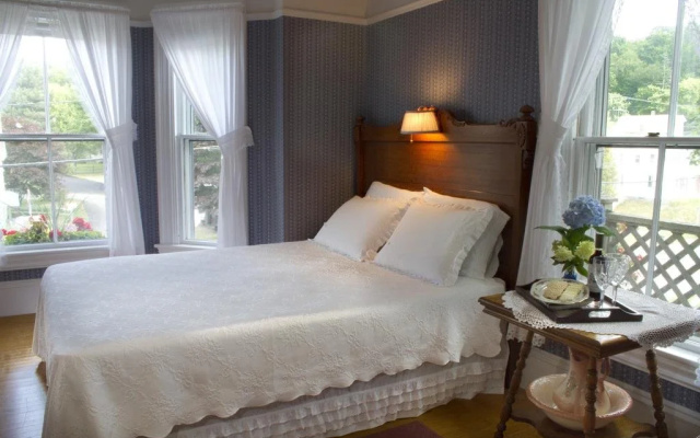 Bayside Inn Bed & Breakfast