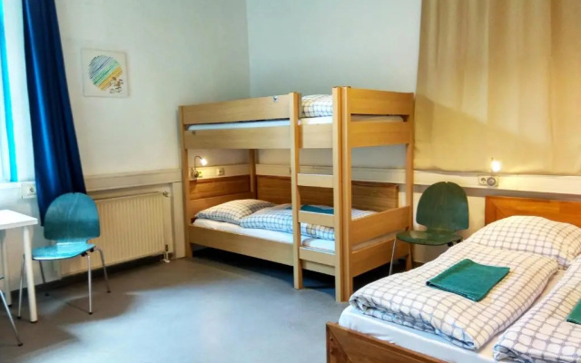 Youth Hostel 37