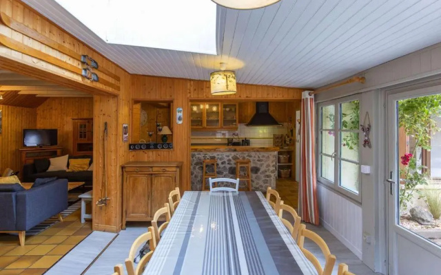 Maison Au Centre du Village, Cour Privative, Au Calme, Wi-Fi, Cheminee, Ideale Pour Familles. - Fr-1-401-234
