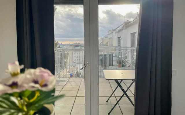 ECA Rooftop Live - Private Rooms & Serviced Apartments