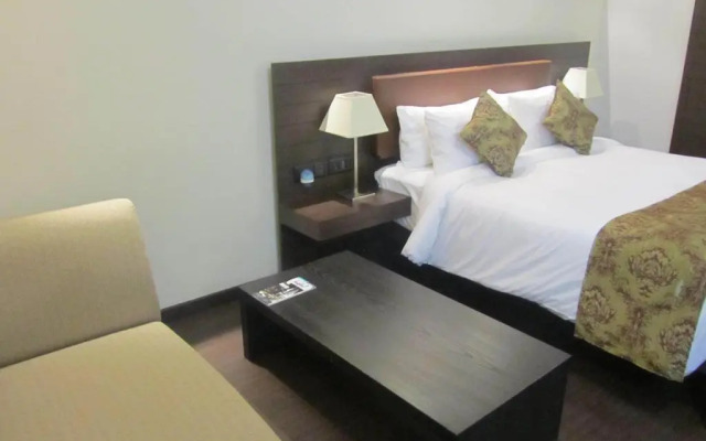Zip by Spree Hotel at Woodrose Club