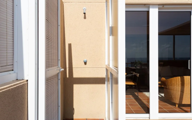 Beach Life Apartment, Exclusive Seafront Triplex