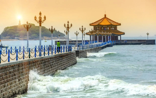 Rujia Tianqiao Business Hotel