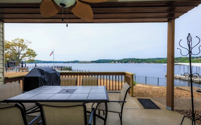 Pool Days & Water Fun Await: Lake Ozark Escape!