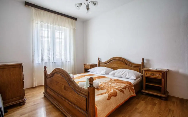 Apartment Ante