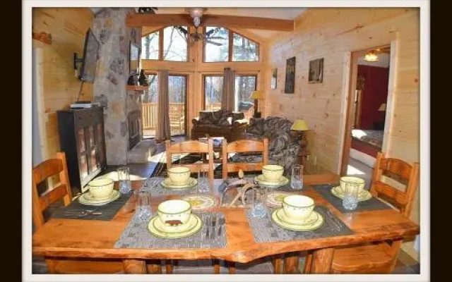 Rast Court Cabin 1016