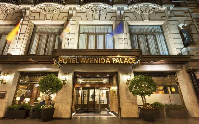 El Avenida Palace Hotel Барселона вид на фасад