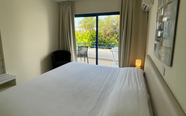 Vrachia Beach Hotel & Suites - Adults only