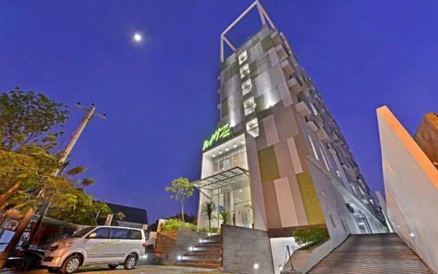 Whiz Hotel Pemuda Semarang