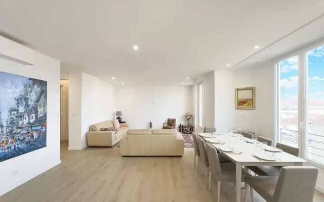 Le Duplex in Cannes With 4 Bedrooms and 3 Bathrooms