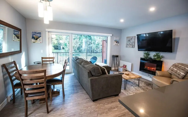 Al's Escape by Revelstoke Vacations