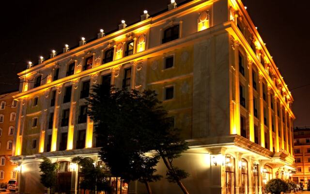 DeLuxe Golden Horn Sultanahmet Hotel вид на фасад