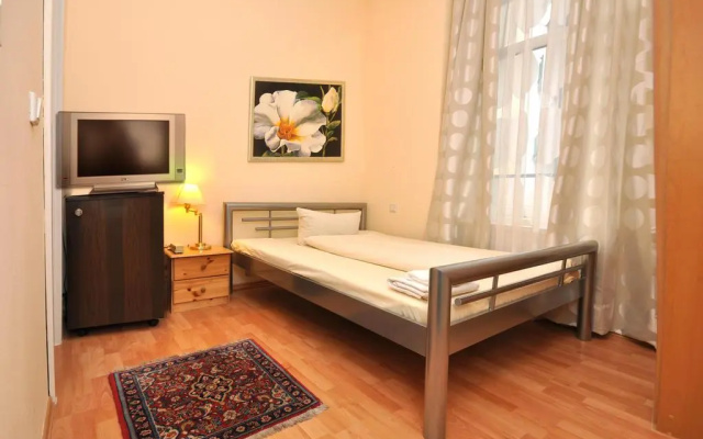 Hotel Apadana Frankfurt