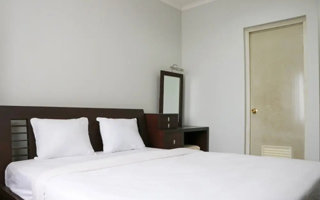 Cozy Living And Modern 2Br Puri Garden Apartment
