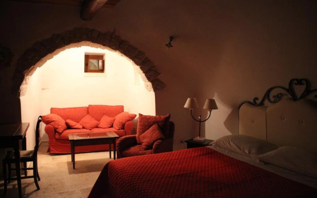 Trulli Pietradimora B&B
