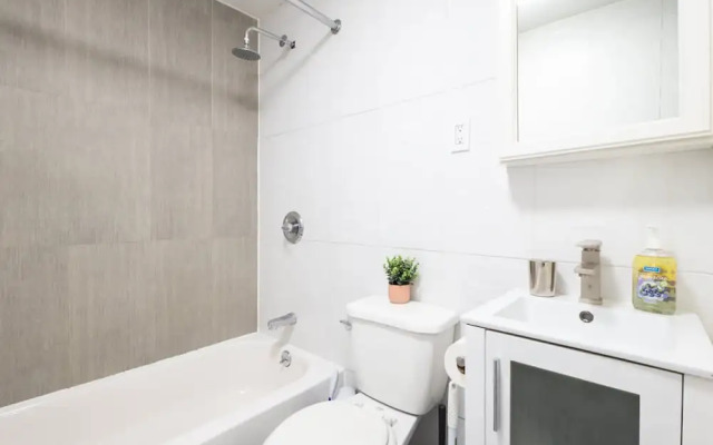 26-1c Gramercy Large 1BR WD