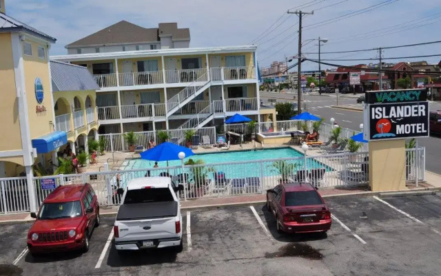 Islander Motel