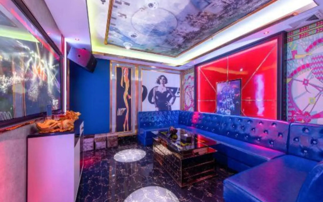 Junyue Holiday Hotel