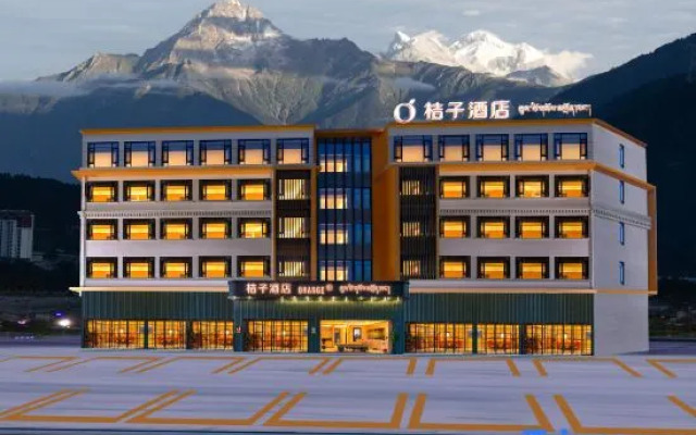 Orange Hotel (Nyingchi Bomi County 318 National Road)