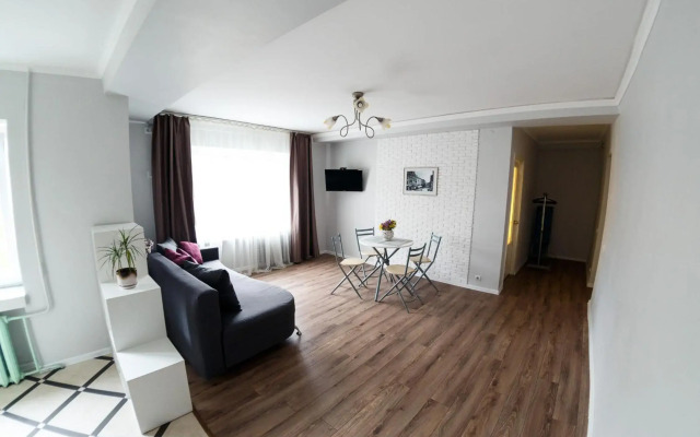 Chornovola Avenue Apartment