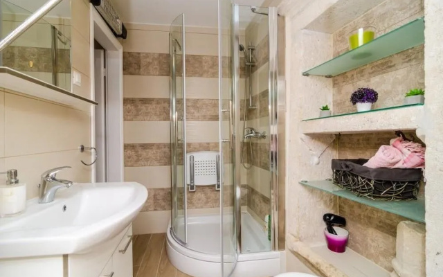 Holiday Home Tezoro Royal