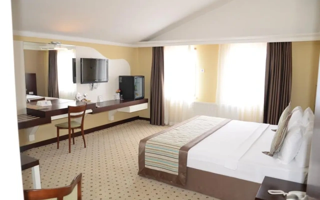 Yayoba Hotel