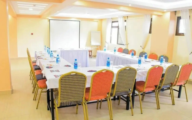 Kiandani Hotel