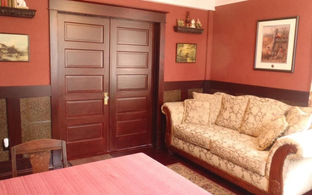 Haselwood Inn Bed & Breakfast