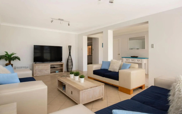 Coastaway I Pet Friendly I 3 Min Walk to Beach
