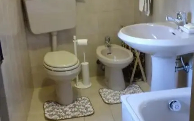 Al lago Guest House